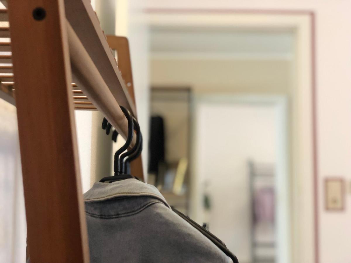 Appartement Golden Design Erdgeschoss, Familie & Business, Babybett, Buero, Fitnessecke, Naehe Messe Dus