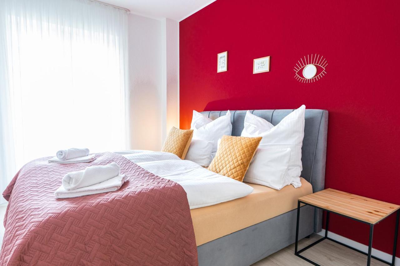 Appartement Golden Design Erdgeschoss, Familie & Business, Babybett, Buero, Fitnessecke, Naehe Messe Dus *
